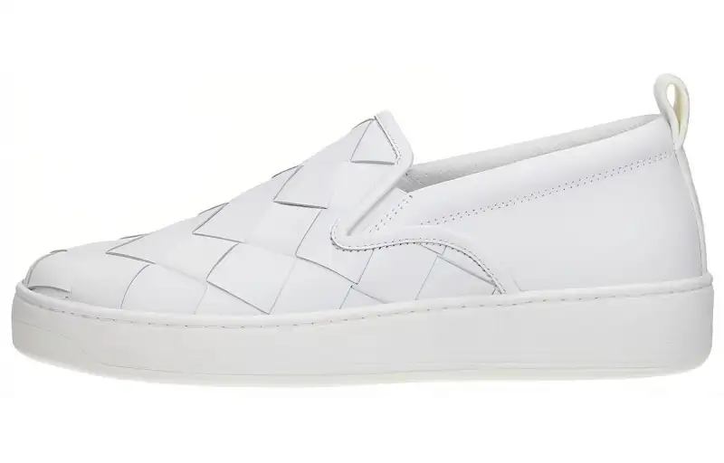 Bottega Veneta Leather Stylish Skateboarding Shoes Men's White
