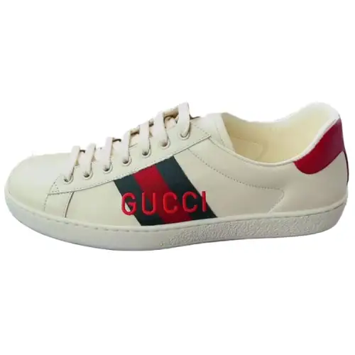 GUCCI Leather Low top Skateboard Shoes Men's White