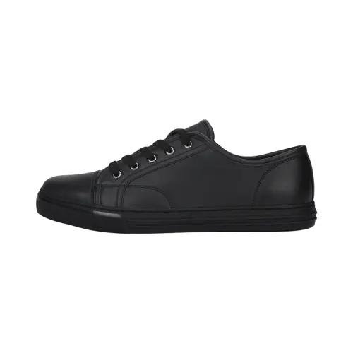GUCCI Plate Leather Low Black
