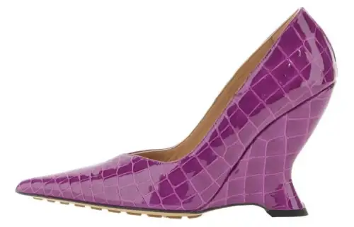 Bottega Veneta Embossed Punta Pumps