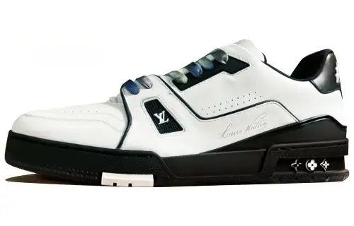 LOUIS VUITTON Trainer Cow Leather Low top Stylish Skateboarding Shoes Men's White Black