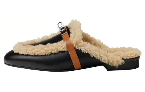 HERMES Oz Closed Toe Slippers Women's Black