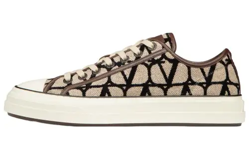 Valentino TOTALOOP Leather Low top Skateboard Shoes Men's Beige Black