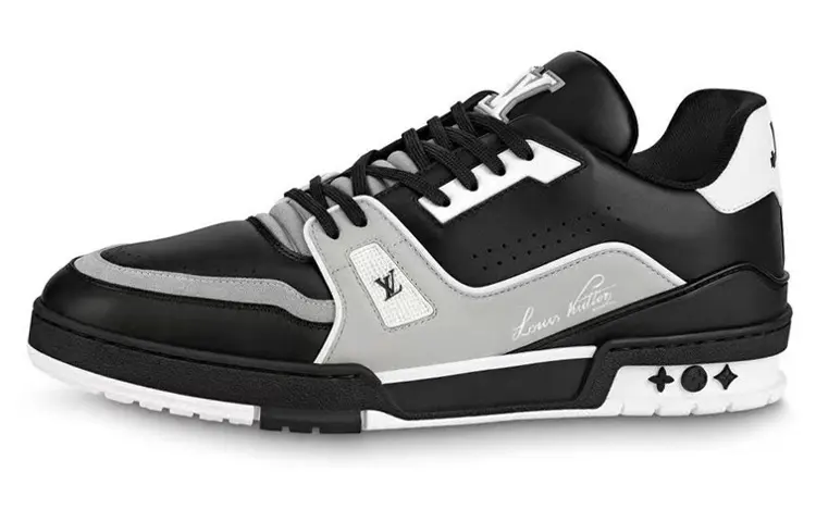 LOUIS VUITTON Lv Trainers 'Black'