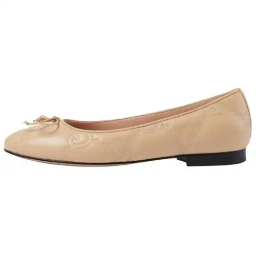 GUCCI GG Matelassé Leather Casual Shoes Women's Beige