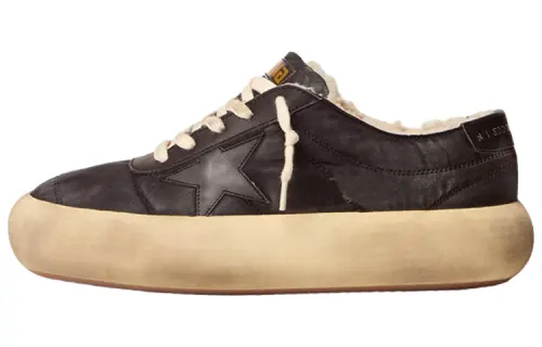 Golden Goose Space Star Low top Low top Stylish Skateboarding Shoes Women's Black Distressed
