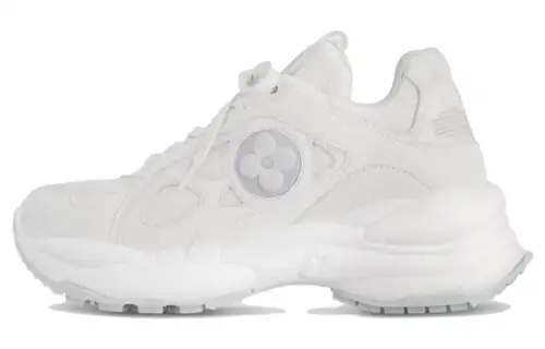 LOUIS VUITTON Run 55 Low top Casual Shoes Women's White