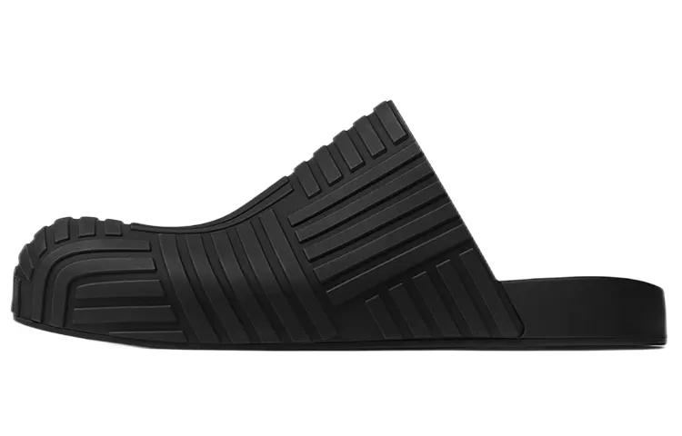 Bottega Veneta Slider Quiet Closed Toe Slippers Men's Black