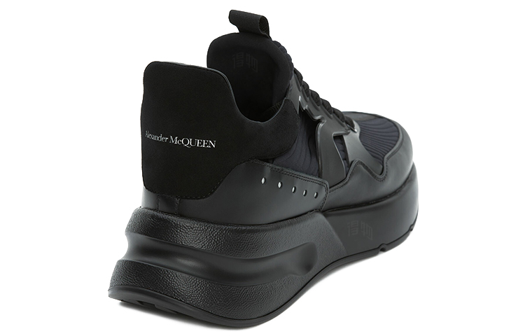 Мужские кроссовки Alexander McQueen Oversized Runner (черные) — фото 3