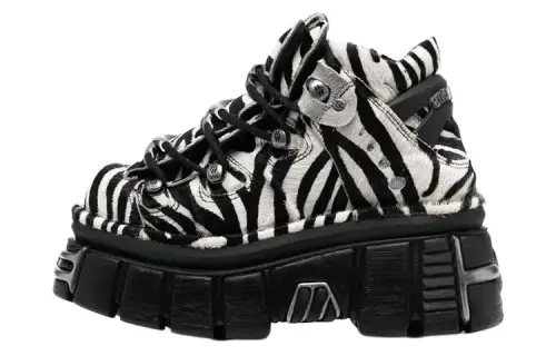 Vetements Ankle Boots Women's Black White