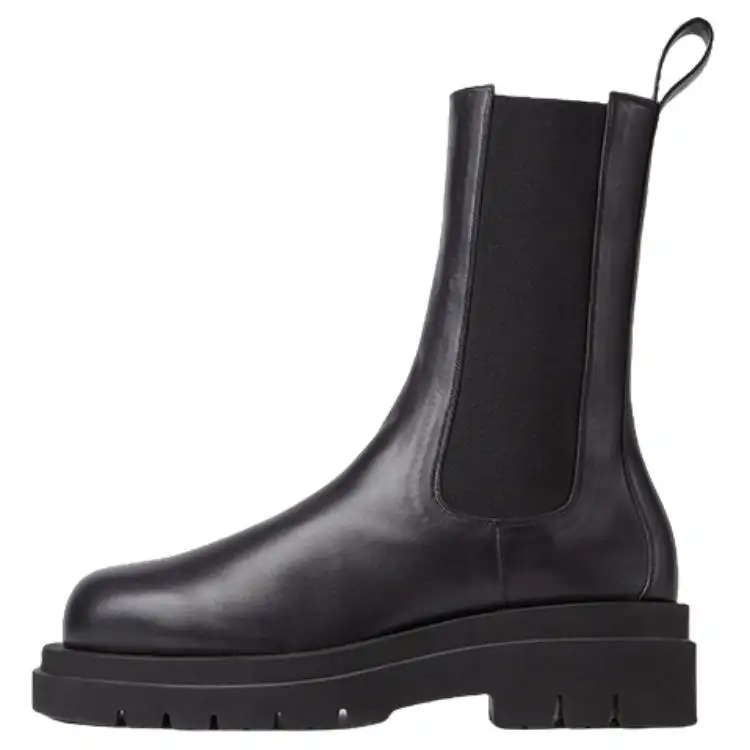Bottega Veneta Lug Chelsea Leather Short Chelsea Boots Men's Black