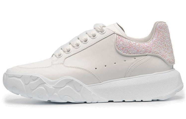 Женские кроссовки Alexander McQueen Court (белые)