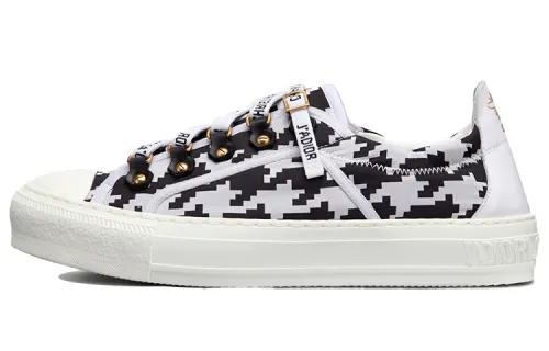 DIOR Walk'n'Dior Low top Skateboard Shoes Women's Black White