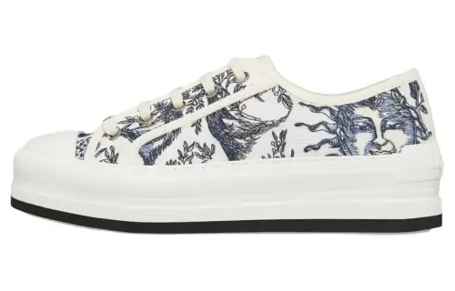 DIOR Walk'n'Dior Low top Skateboard Shoes Women's White