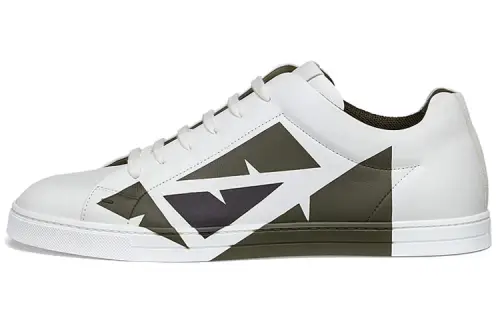 FENDI Low top Stylish Skateboarding Shoes Men's Black White