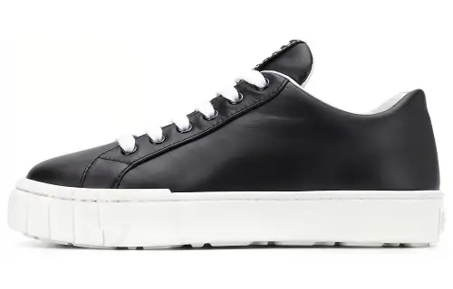 MIU MIU Bumper Abrasion Resistant Low top Casual Shoes Women's Black