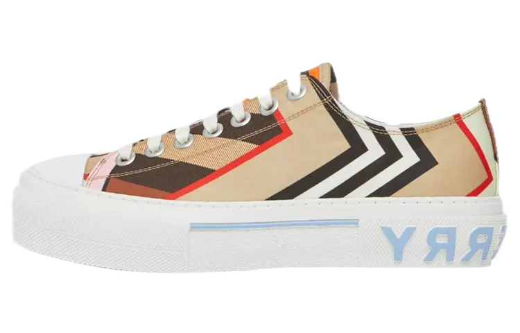 Burberry Low top Stylish Skateboarding Shoes Women's Multicolor