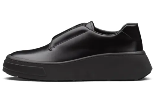 PRADA Spazzolato Shiny Low top Stylish Skateboarding Shoes Men's Black