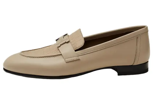 HERMES PARIS Crocodile Leather Loafers Women's Beige