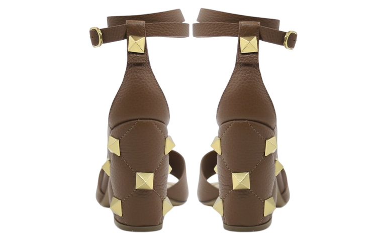 Женские босоножки Valentino Rockstud (коричневые) — фото 4