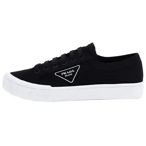 PRADA Wheel Low top Stylish Skateboarding Shoes Men's Black White