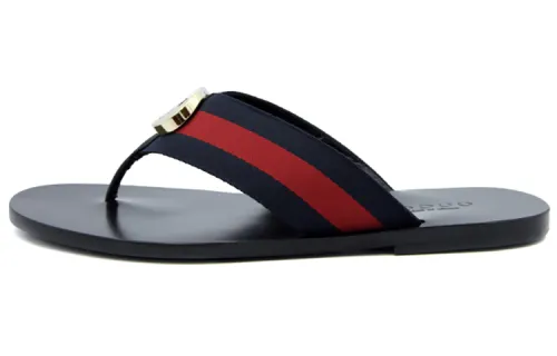 GUCCI Logo Appliqué T-bar Flip Flops