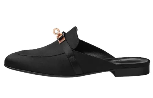 HERMES Oz Closed Toe Slippers Women's Black