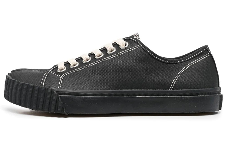 Женские кеды Maison Margiela Tabi (черные)