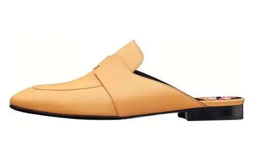 HERMES Catena Quiet Closed Toe Slippers Women's Soft Beige