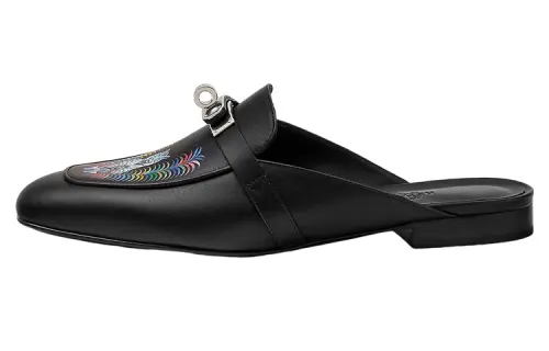 HERMES Oz Closed Toe Slippers Women's Black