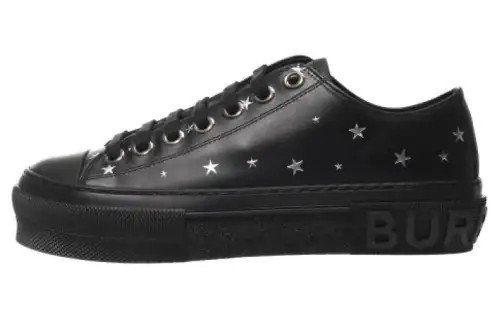 Burberry Leather Low top Skateboard Shoes Women's Black