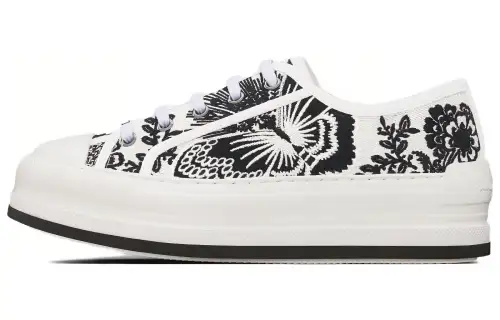 DIOR Abrasion Resistant Low top Skateboard Shoes Women's Black White