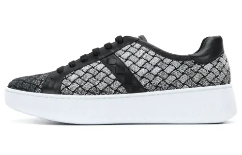 Bottega Veneta Lightweight Low top Running Shoes Women's Black White