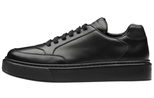 PRADA Low top Stylish Skateboarding Shoes Men's Black
