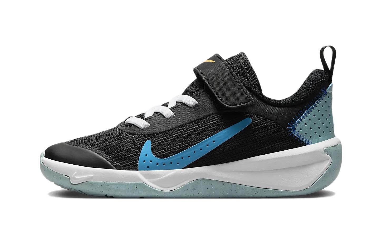 Детские кроссовки Nike Omni Multi-Court (черно-синие)