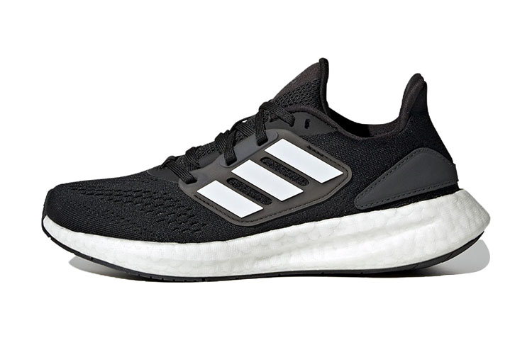 Кроссовки adidas Pureboost 22 (черно-белые)