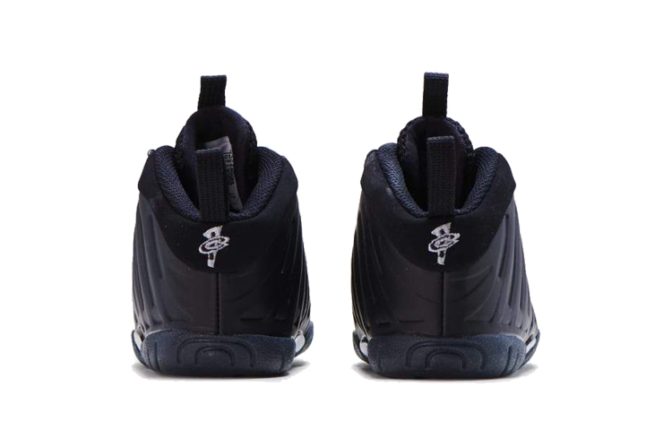 Детские кроссовки Nike Foamposite One Little (черные) — фото 4