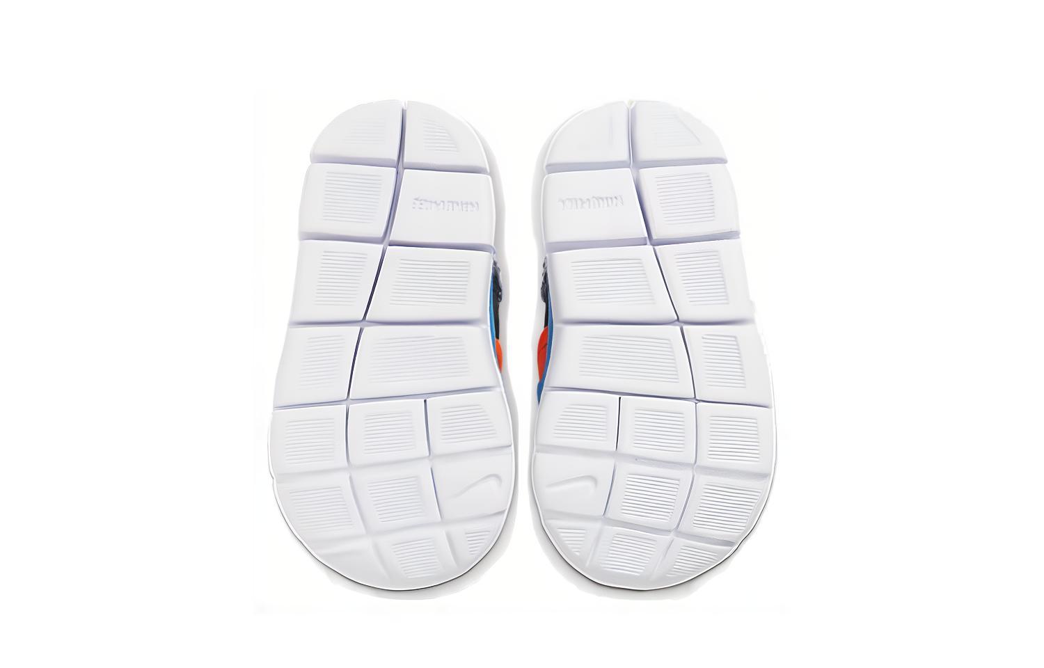 Детские кроссовки Nike Dynamo Free (черные) — 黑/深藏青/橙红/激光蓝 — фото 5