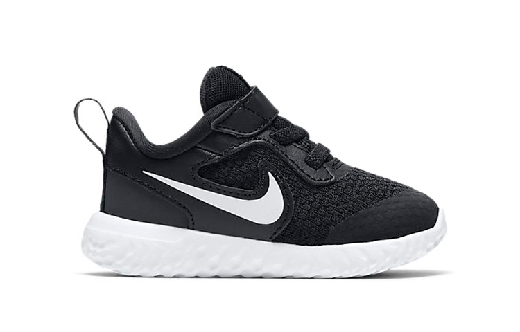 Детские кроссовки Nike Revolution 5 (черно-белые) — фото 4