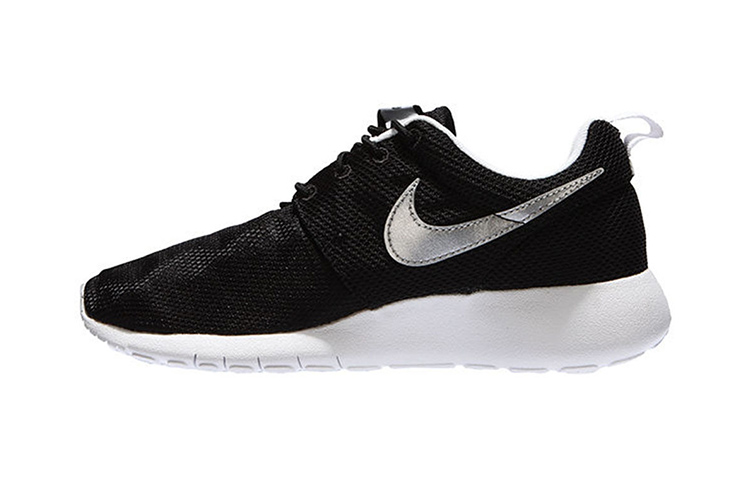 Кроссовки Nike Nike Roshe One (черно-белые с серебристым)