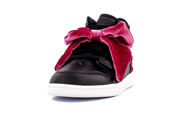 Детские кроссовки Jordan Air Jordan 1 Mid Bow "Black Noble Red" (черно-розовые) — 玫红/黑 — фото 2