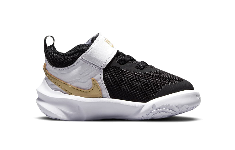 Детские кроссовки Nike Team Hustle D 10 (черно-бело-золотые) — фото 4