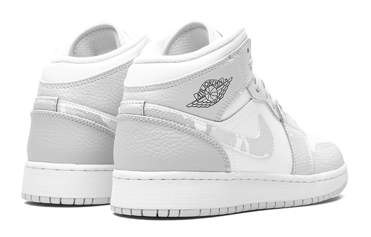 Женские кроссовки Jordan Air Jordan 1 Mid (серо-белый) — Серый / белый — фото 7