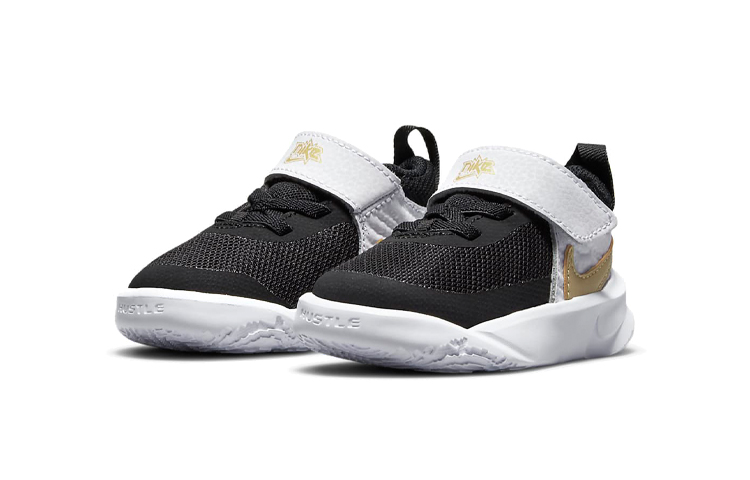 Детские кроссовки Nike Team Hustle D 10 (черно-бело-золотые) — фото 5