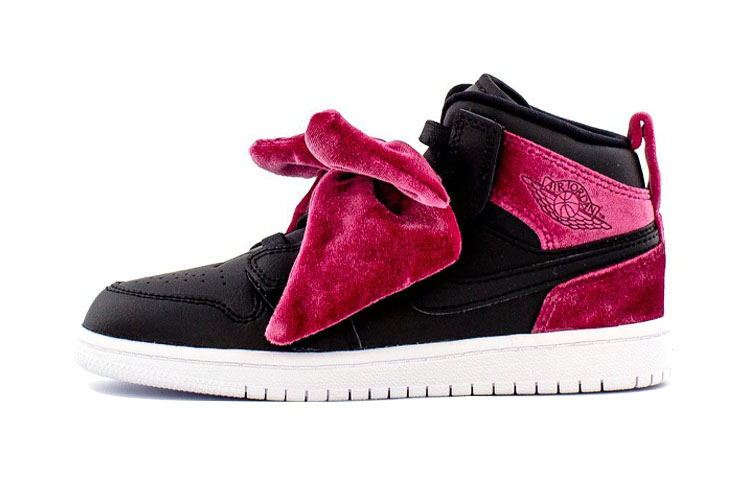 Детские кроссовки Jordan Air Jordan 1 Mid Bow "Black Noble Red" (черно-розовые) — 玫红/黑 — фото 1