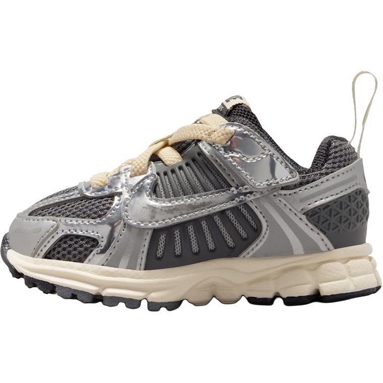 Кроссовки Nike Vomero 5 (серо-серебряные)