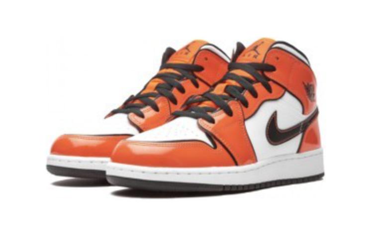 Детские кроссовки Jordan Air Jordan 1 Mid SE (бело-оранжевые) — фото 5