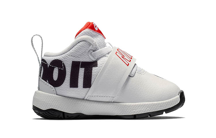 Детские кроссовки Nike Team Hustle D 8 JDI (черно-белые) — фото 4