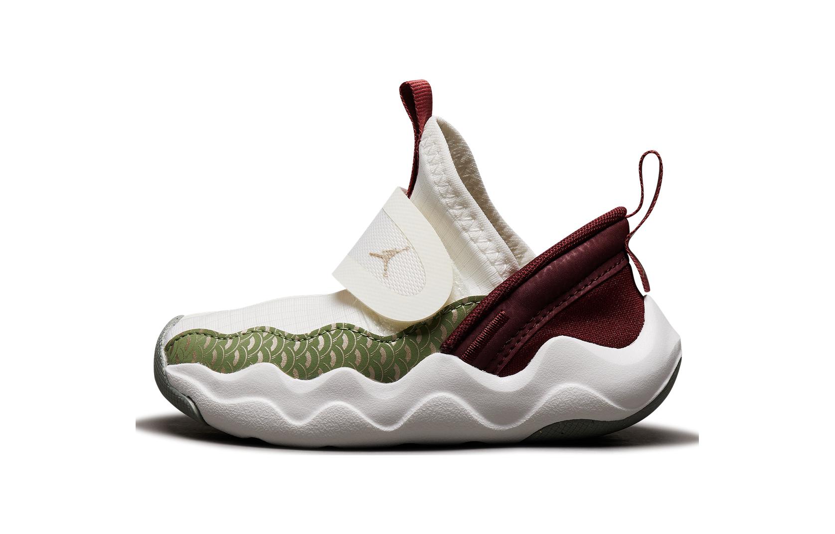 Детские кроссовки Jordan 23/7 cny (бело-красно-зеленые)