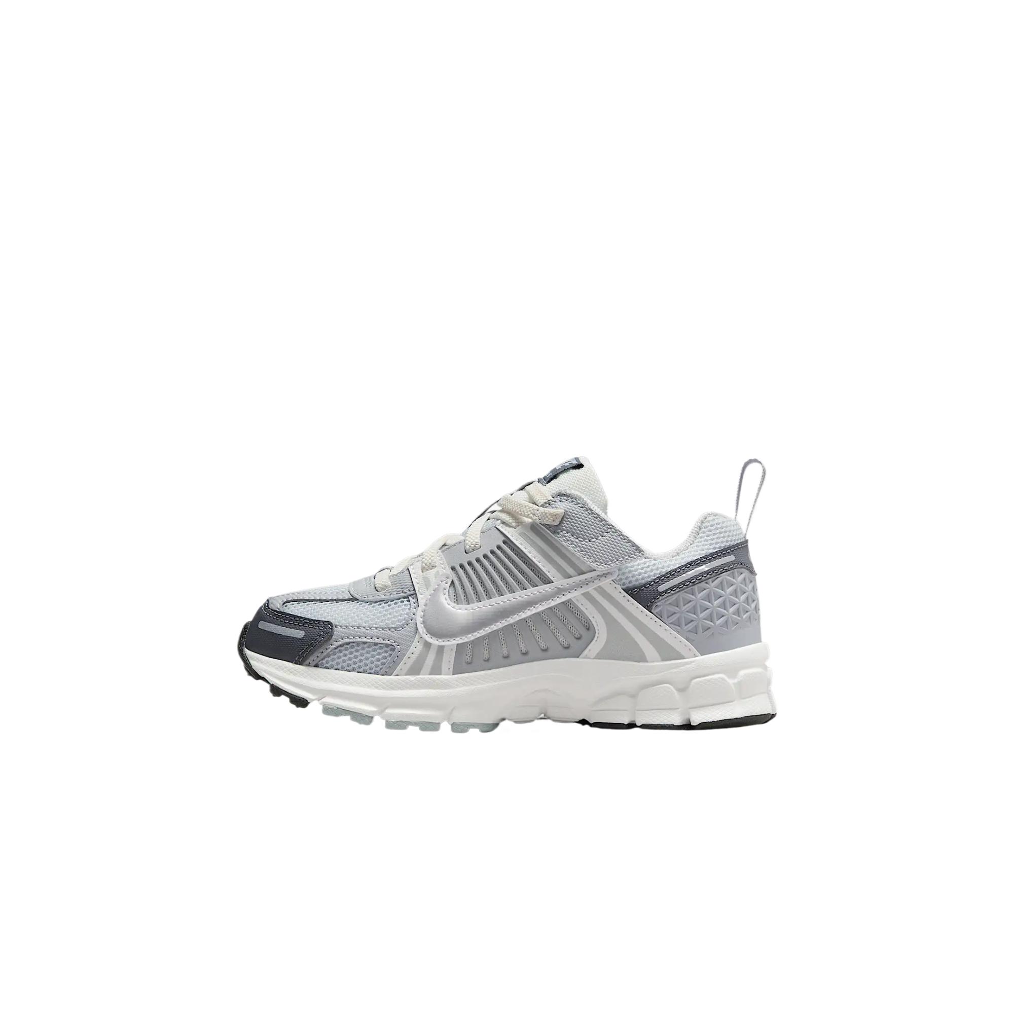 Кроссовки NikeVomero5 (бело-золотые)